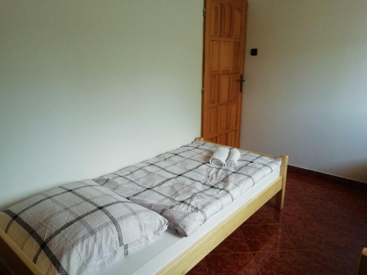 Ferienwohnung Privat Cerenica Belusa Exterior foto